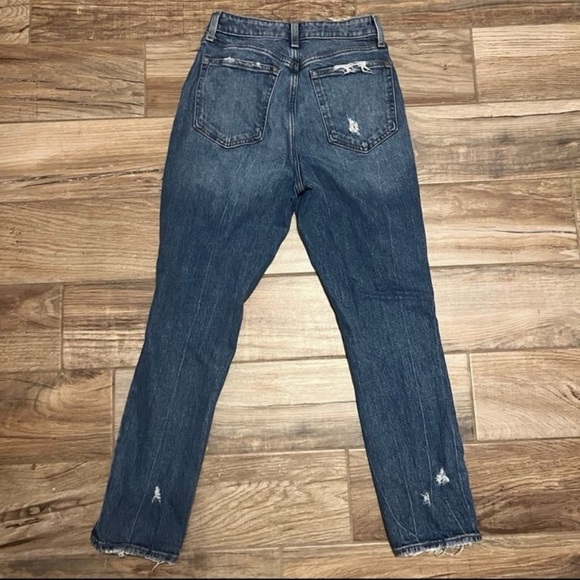 Abercrombie & Fitch Jeans 
High Rise Mom Jeans - Picture 3 of 3